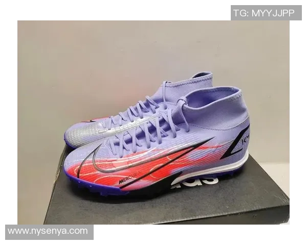 刺客14足球鞋球星上脚展现速度与精准兼备的全能表现