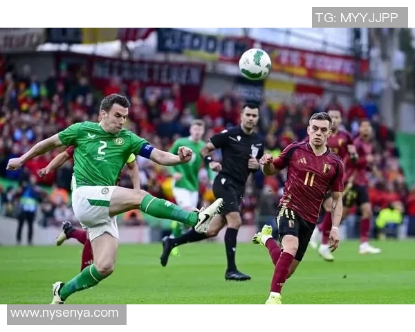 足坛巅峰对决 足球巨星激战史上最强对抗瞬间回顾